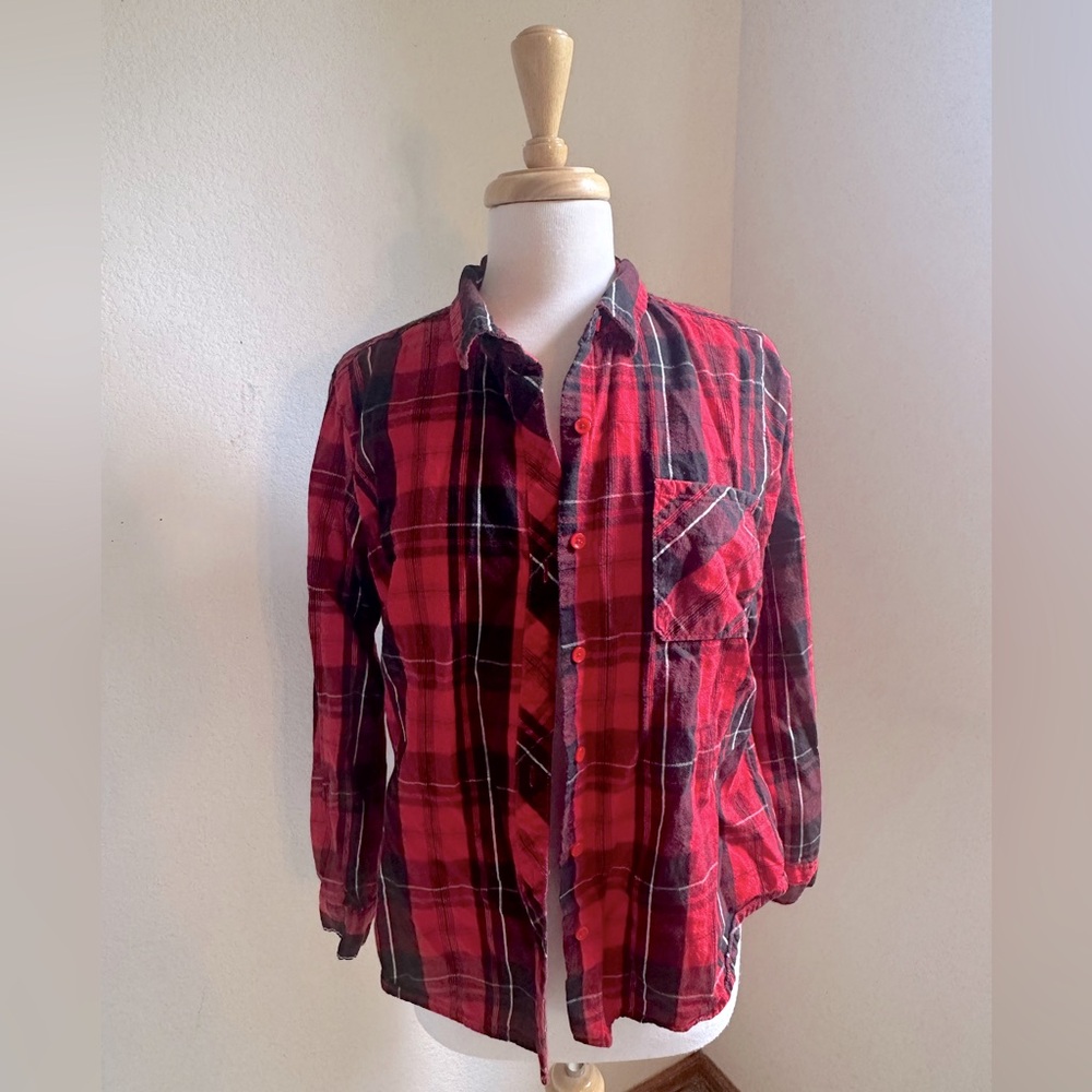 Time and tru plaid button up shirt